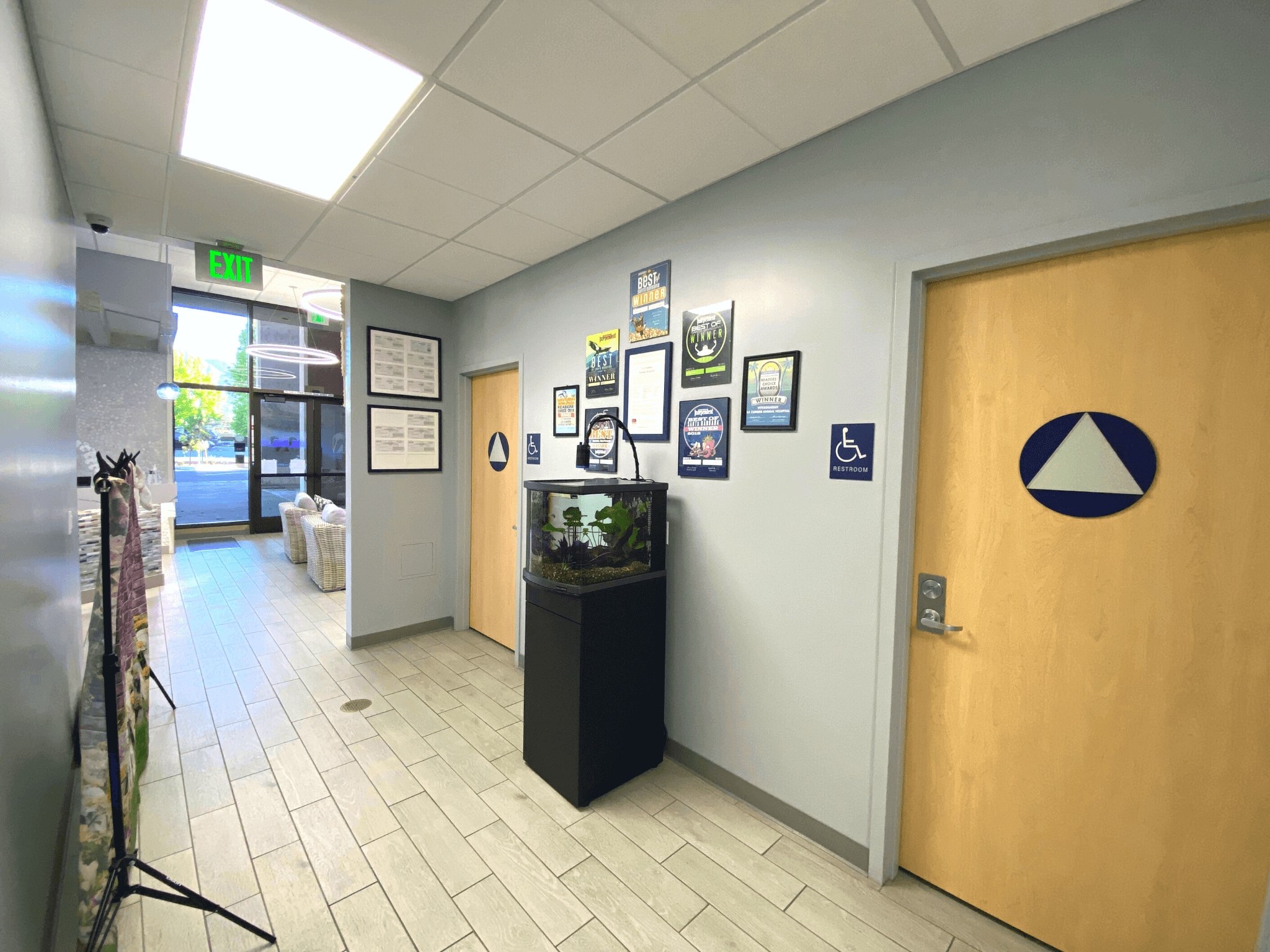 Lobby Hallway & Restrooms